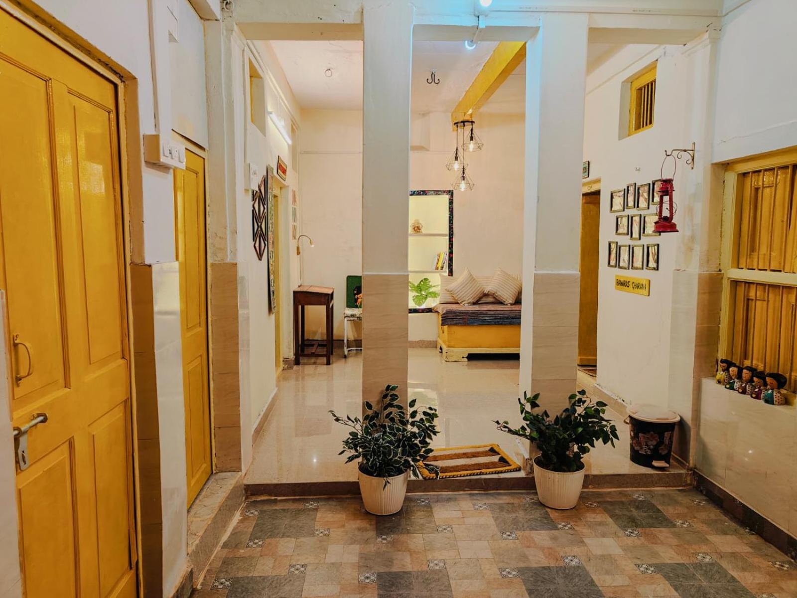 Kailash Heritage Homestay Varanasi Bagian luar foto