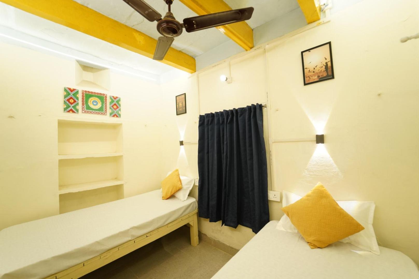 Kailash Heritage Homestay Varanasi Bagian luar foto