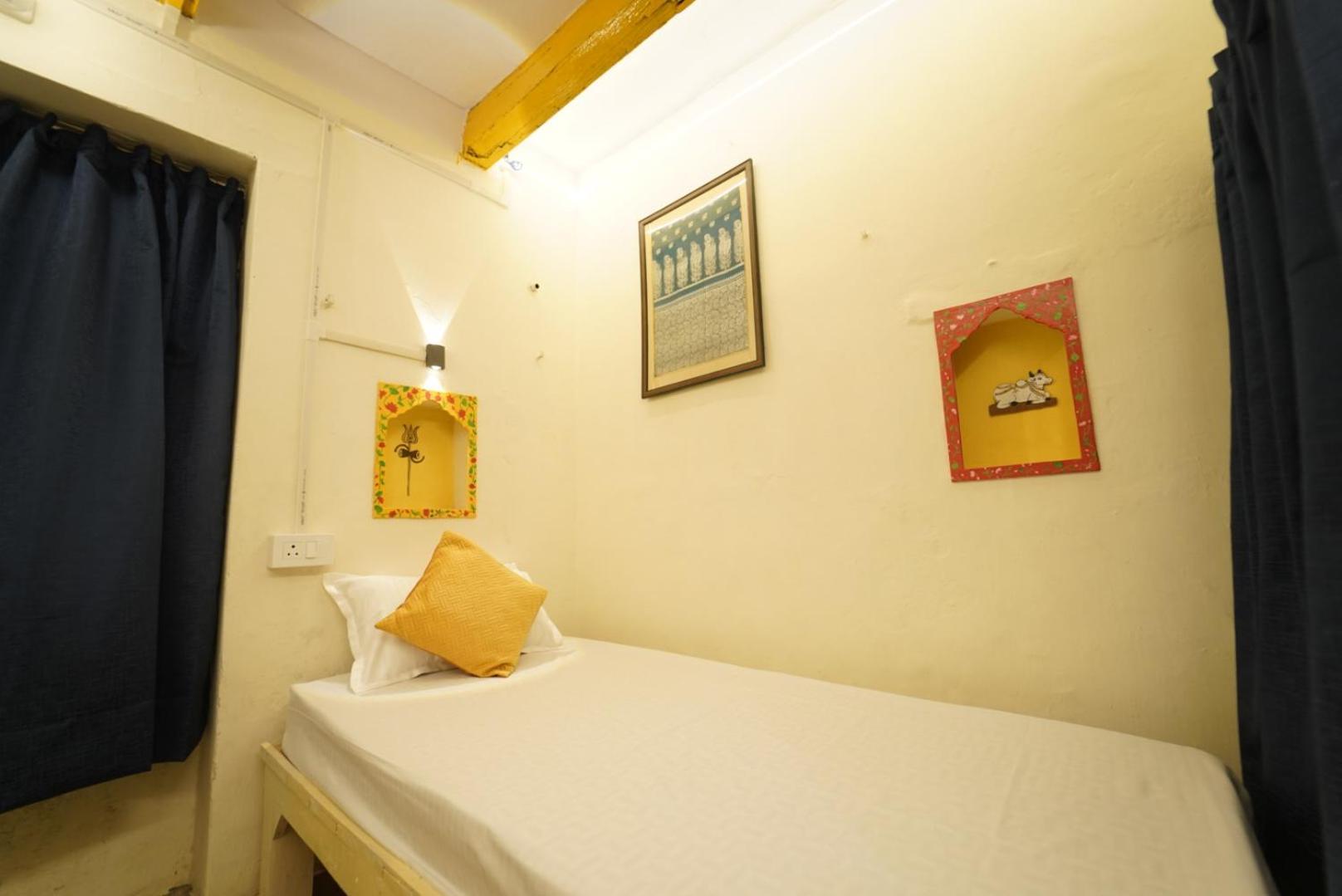 Kailash Heritage Homestay Varanasi Bagian luar foto