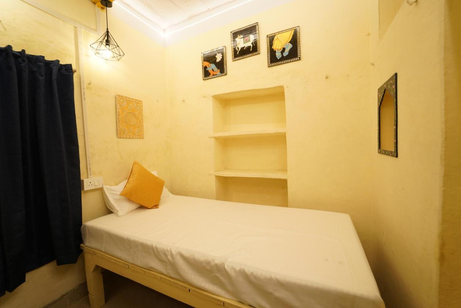 Kailash Heritage Homestay Varanasi Bagian luar foto