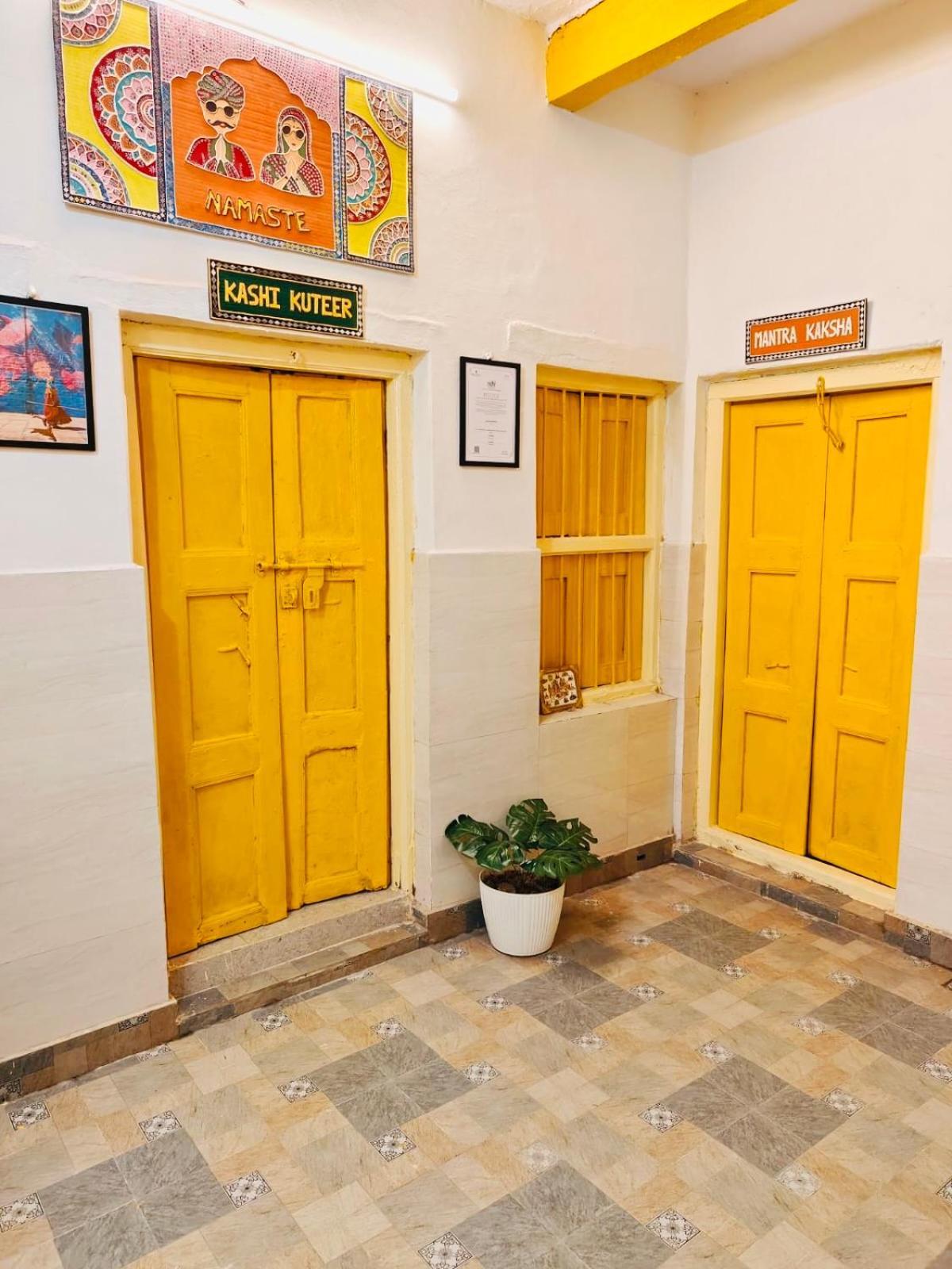 Kailash Heritage Homestay Varanasi Bagian luar foto